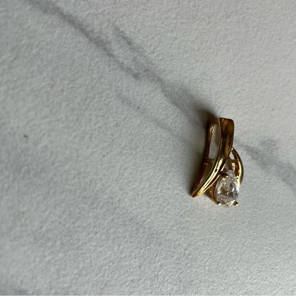 Vintage UTC 925 Sterling Silver CZ Pendant Swirl Pear Cubic Zirconia Sparkly - Picture 4 of 11